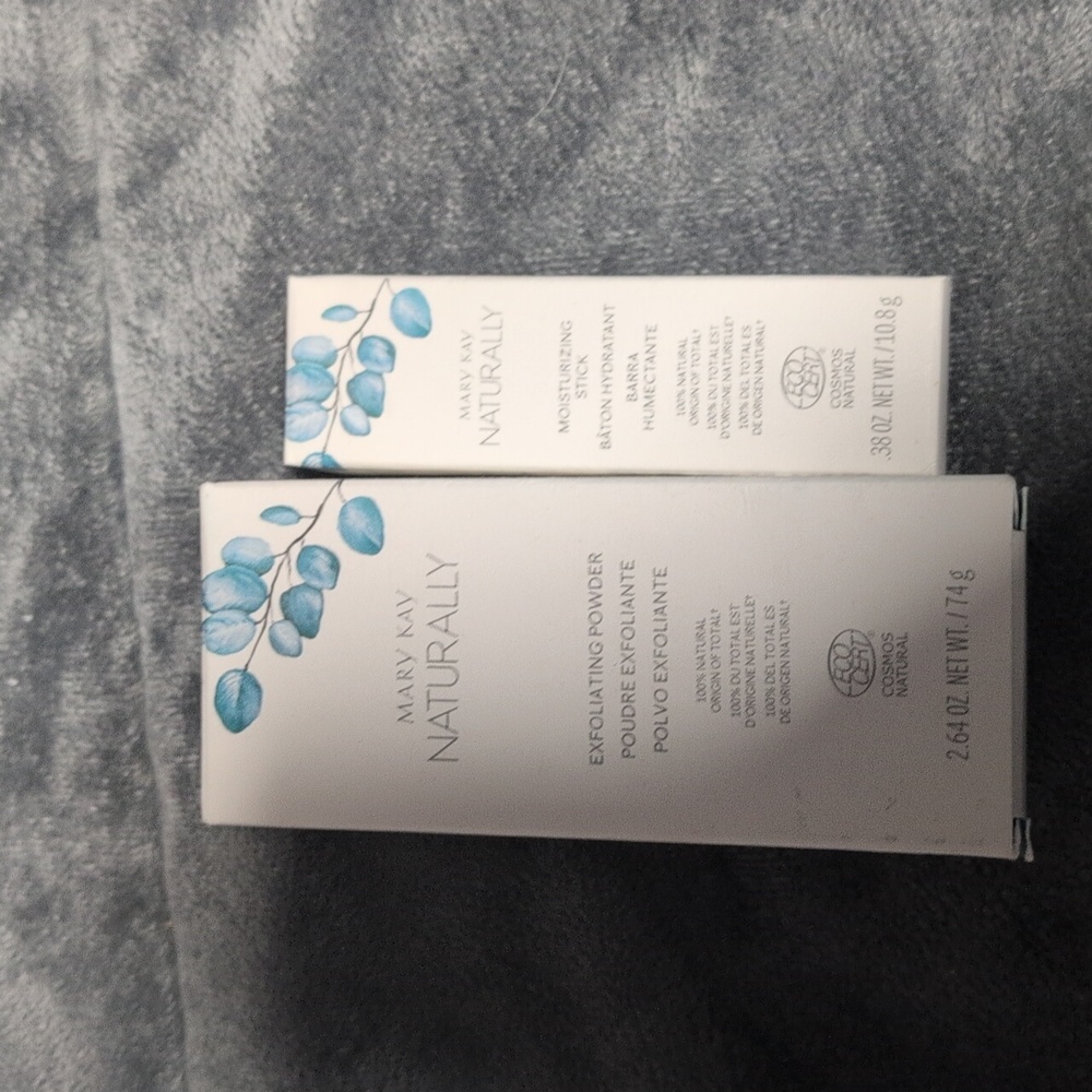 Exfoliating powder And Moisturizing Stick